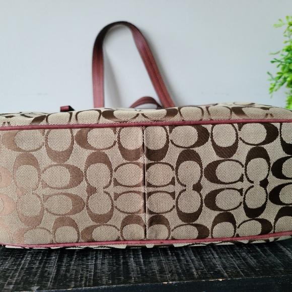 Coach Vintage Special Edition Signature Suede & Leather Handbag #7066 - Picture 11 of 15